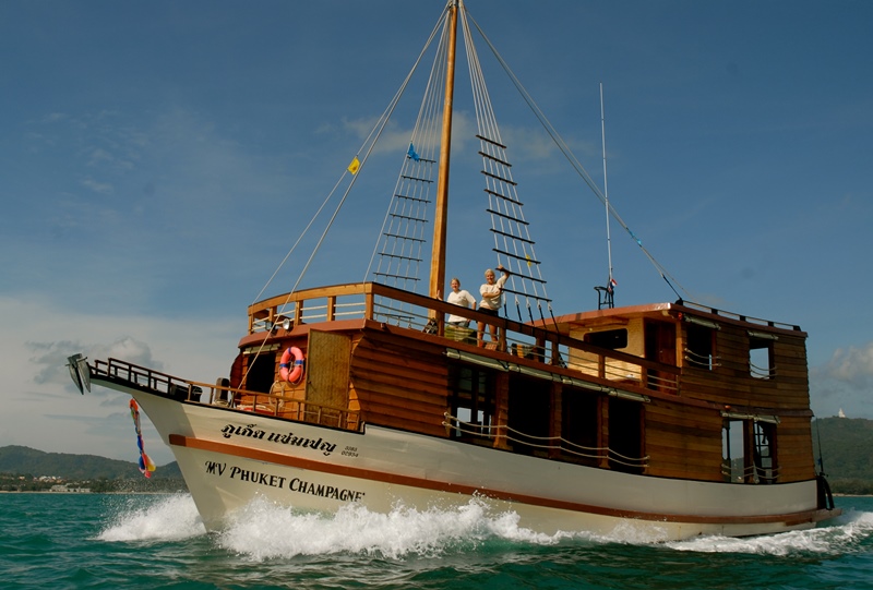 Boat charter phuket