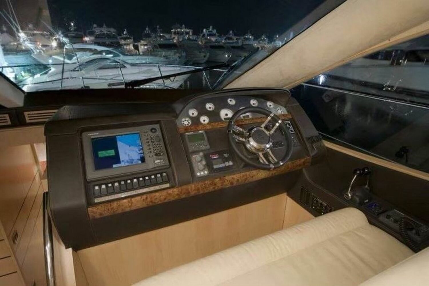 Integrity-yacht-charter-phuket-center-console