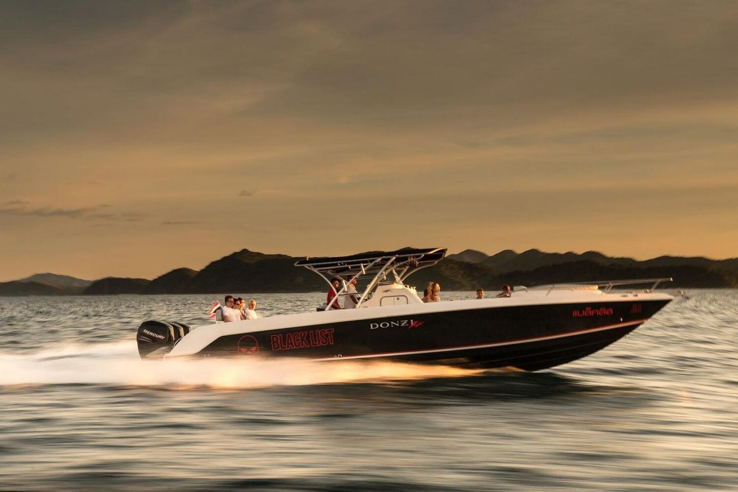 Blacklist Donzi 38 ZFX 5. Luxury speed boat charter. 