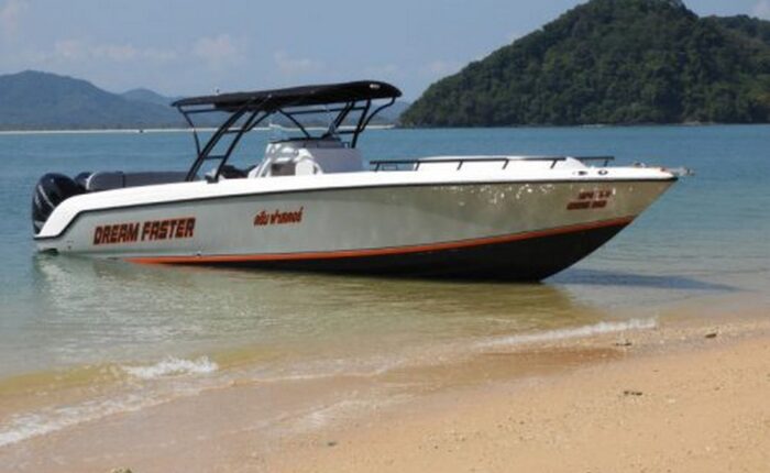Dream Faster Speed Boat Charter Donzi 38 ZFX