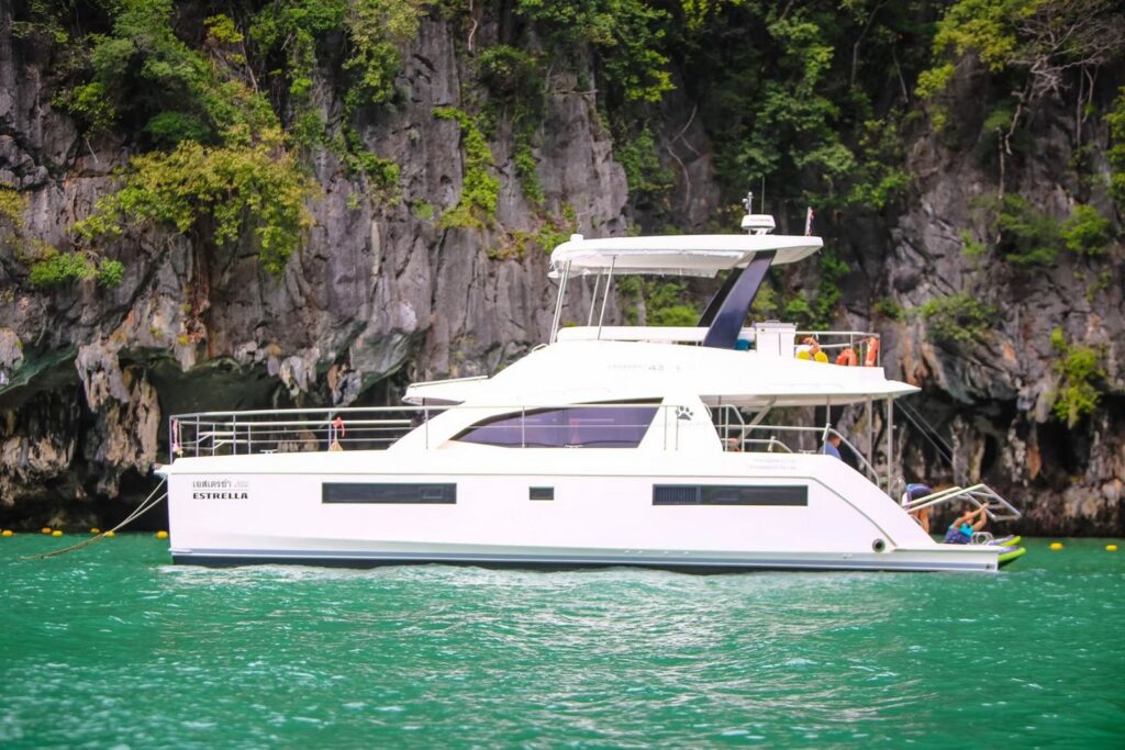 Estrella the Leopard 43 Power Catamaran - Yacht Charter Phuket