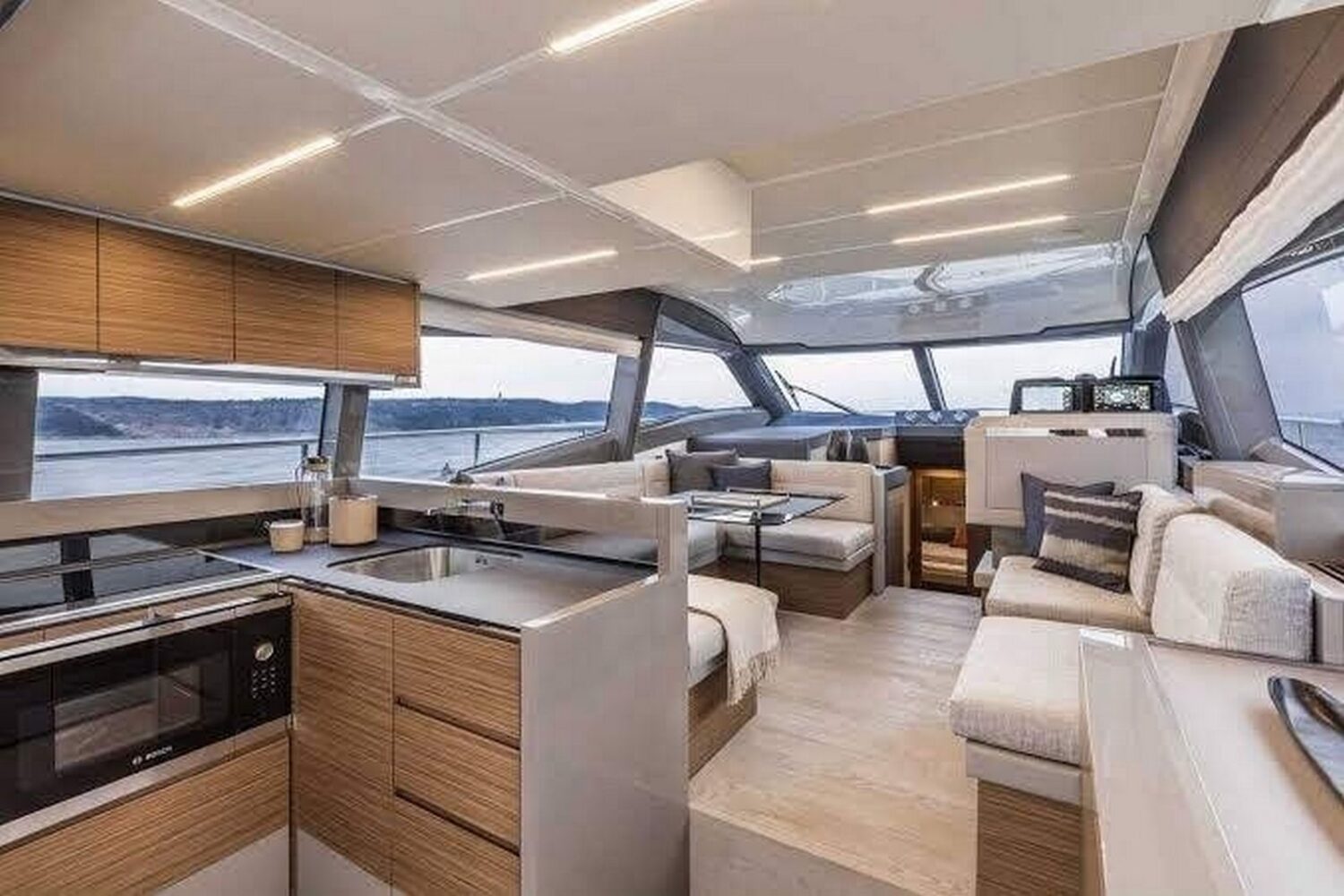 Ferretti-motor-yacht