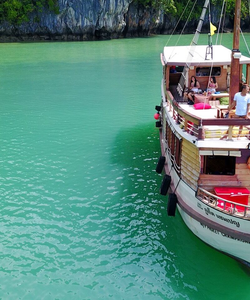 Boat for rent in phuket