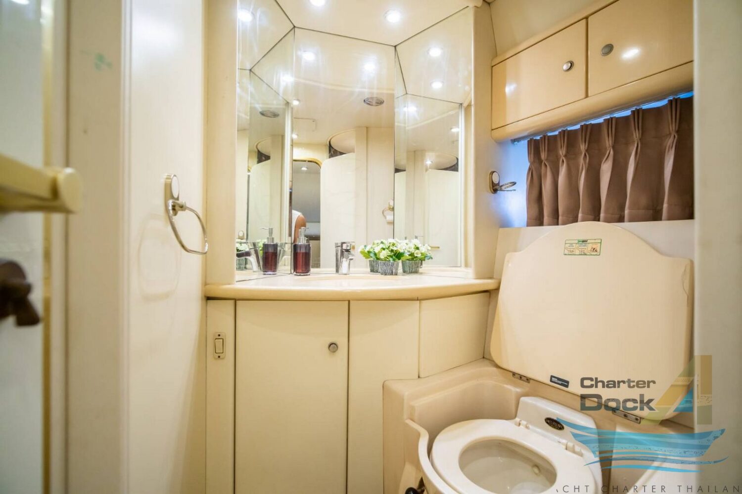 toilette, shower, phuket yacht retntal