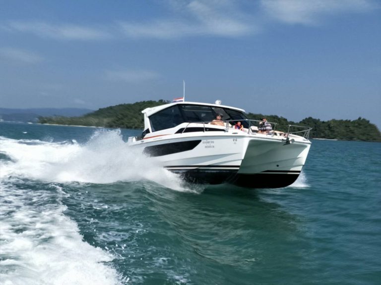 speed catamaran for rent Private Luxury Speed Cat