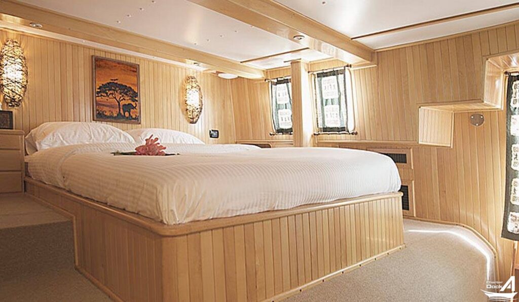 Best Yacht Charter - Rent a Boat Phuket Bed cabin overnight