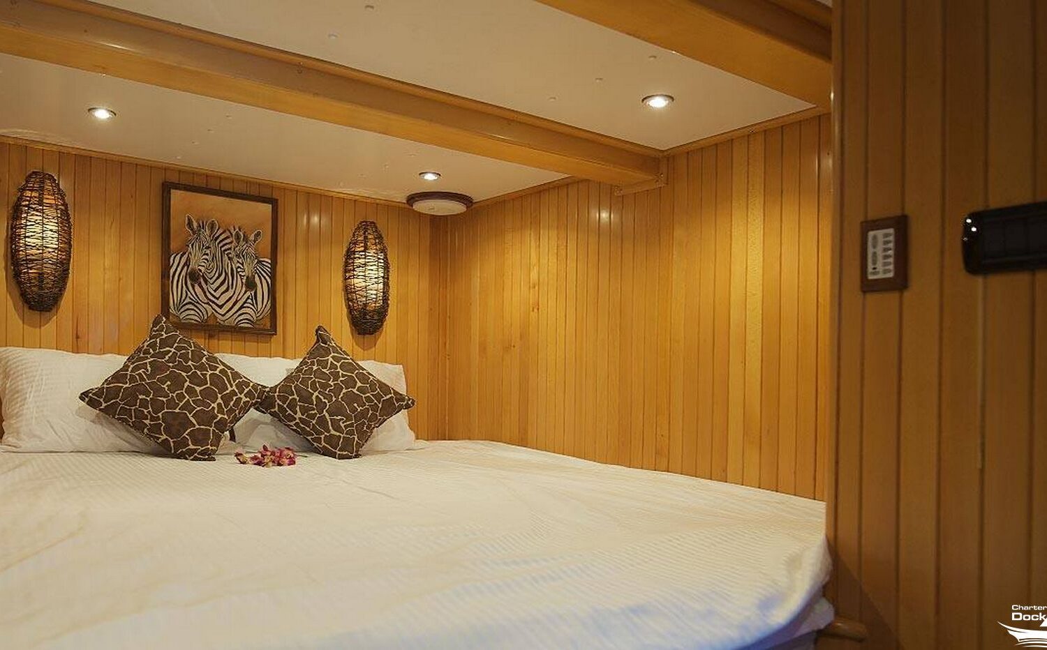 Best Yacht Charter - Rent a Boat Phuket Bed cabin overnight